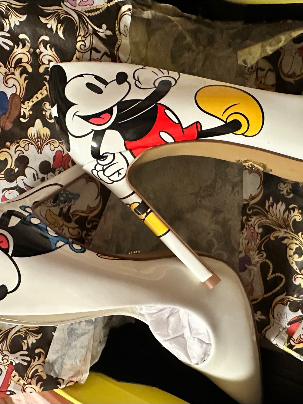 Aldo x Disney White Patent Leather Minnie and Mickey Mouse Pointed-Toe Heels - Picture 6 of 11
